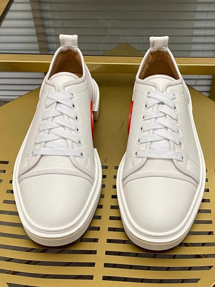 Elegantes y sofisticadas zapatillas blancas de piel para hombres exigentes