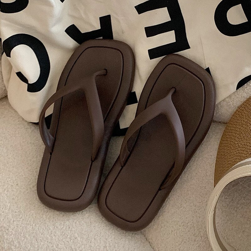 Stilvolle Strand-Flip-Flops für Damen