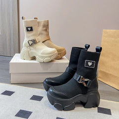 Plateau-Stiefel aus Strick für Damen