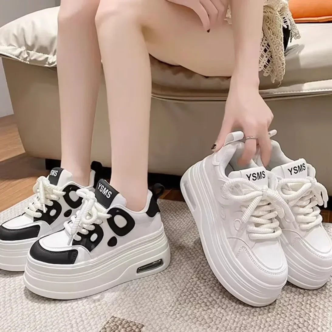 Zapatillas blancas elegantes con plataforma para mujer: calzado moderno y con estilo