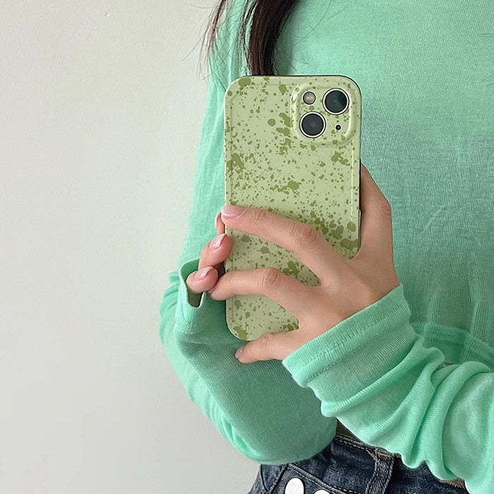 Funda para iPhone con estética verde salvia