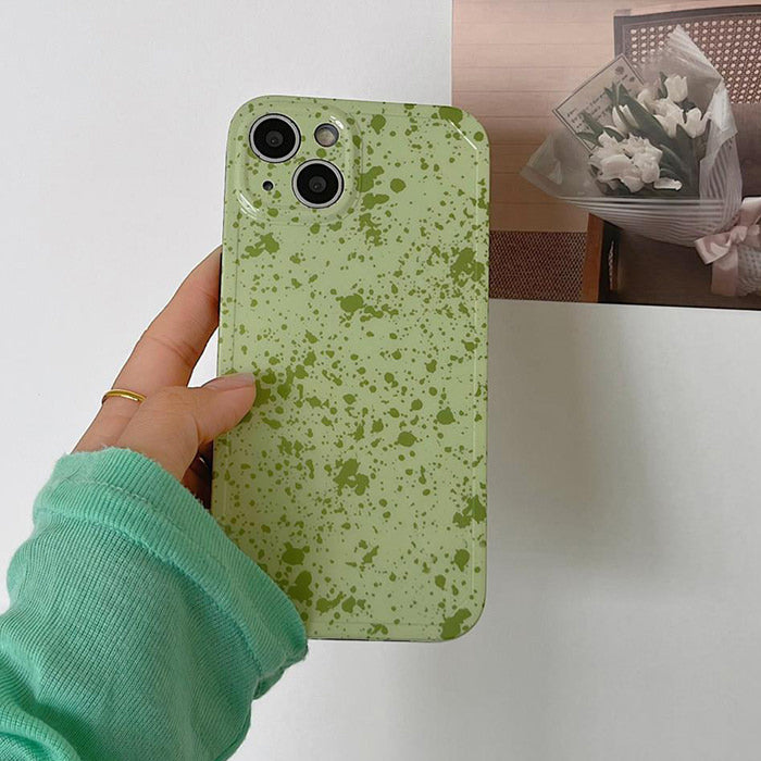 Funda para iPhone con estética verde salvia