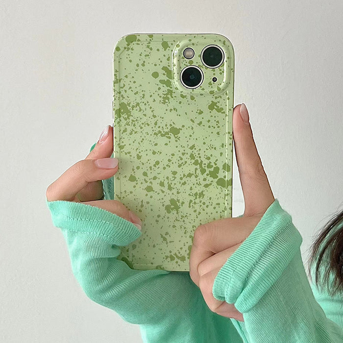 Funda para iPhone con estética verde salvia