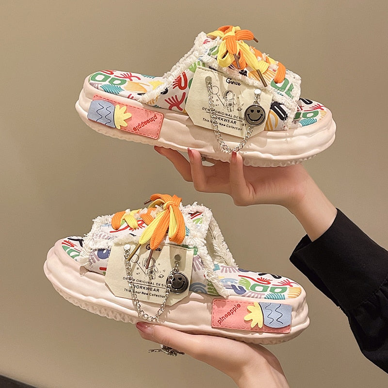 Zapatillas de plataforma con tiras de grafiti para el hogar