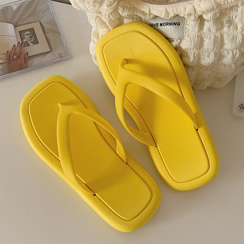 Stilvolle Strand-Flip-Flops für Damen