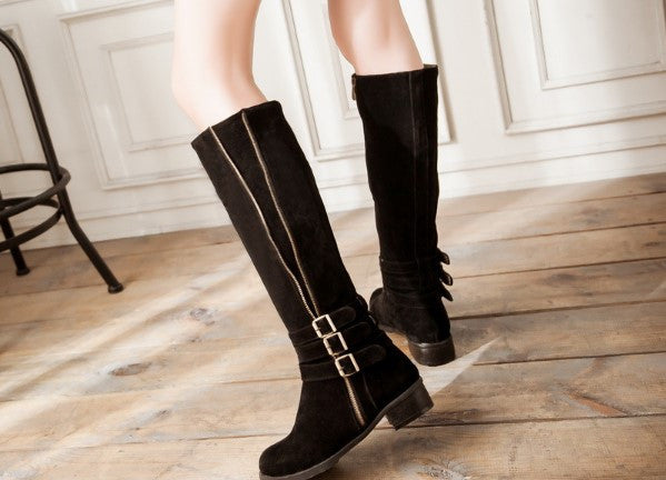 Botas altas con tacones cuadrados