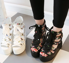 Platform Open Toe Pumps With Flower Pattern