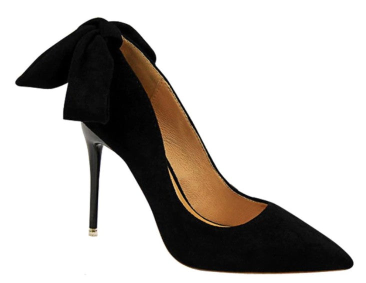 Basic Pumps mit Fesselriemchen und hohem Absatz 