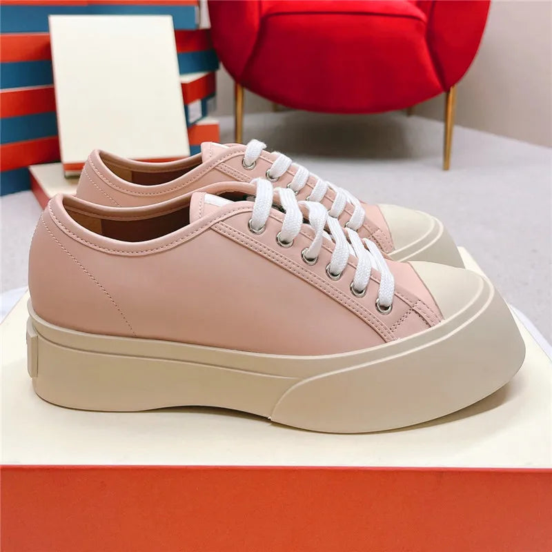 Plateau-Sneakers mit runder Spitze für Damen