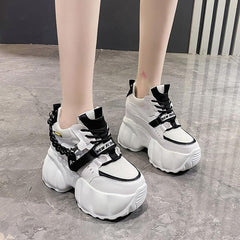 Chunky Sneakers mit Kette für Damen 