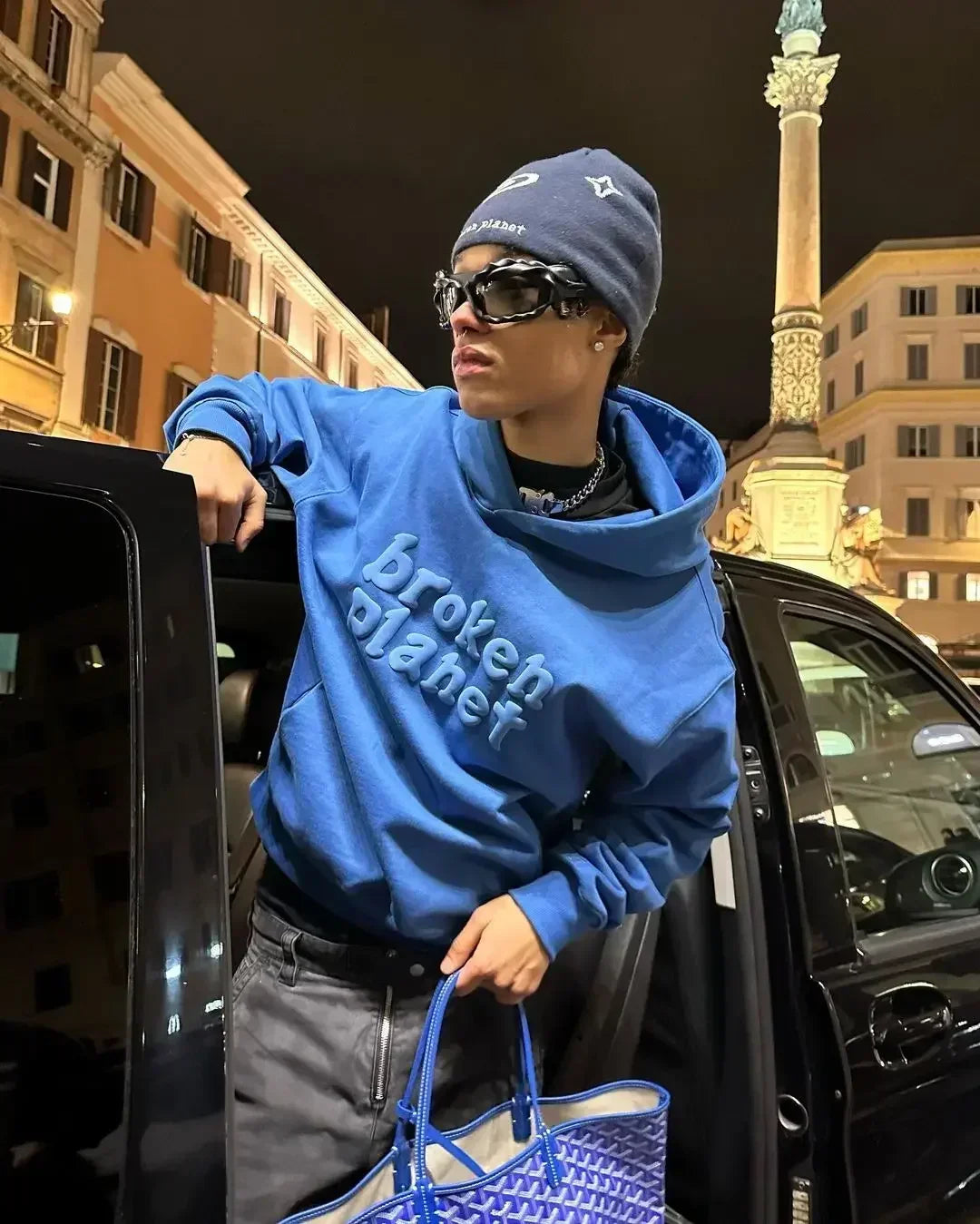 Sudadera urbana de gran tamaño con diseño de planeta roto