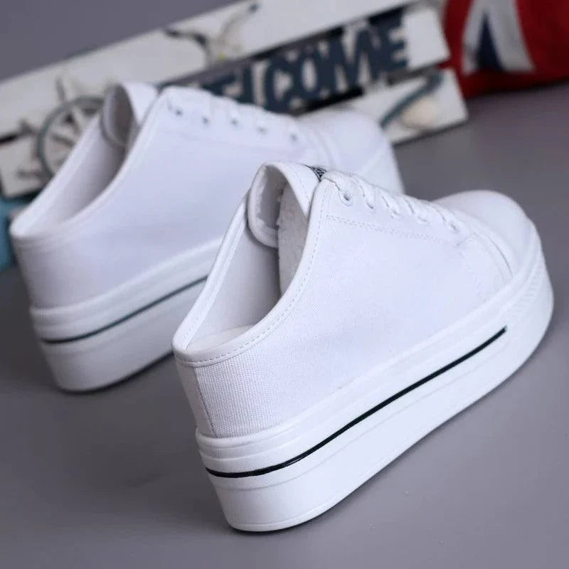 Slip-on Plateau-Sneakers aus weißem Canvas für Damen