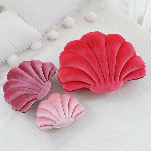 Shell Decoration Pillow in Velvet