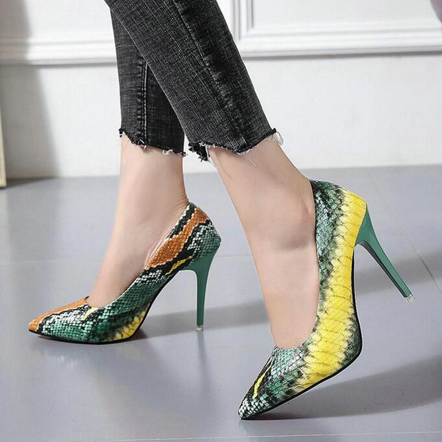 High Heel Pumps With Snakeskin Print