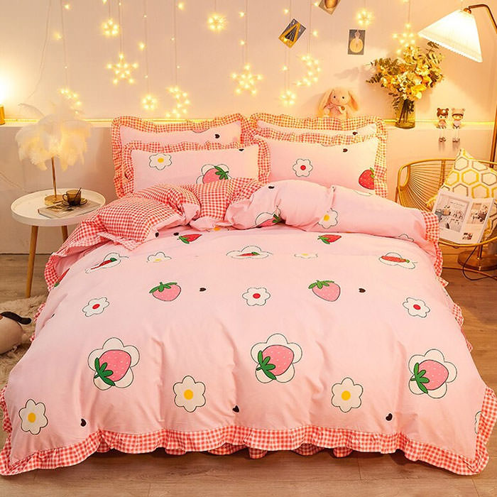 Strawberry Aesthetic Bedding Set 🍓