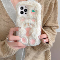 Funda mullida para iPhone con diseño de oso de fresa