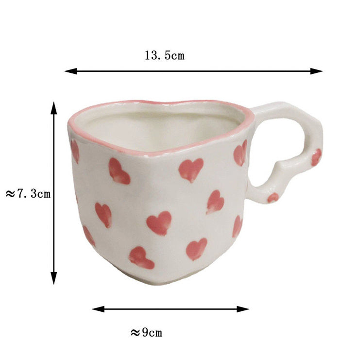 Taza de cerámica con forma de corazón