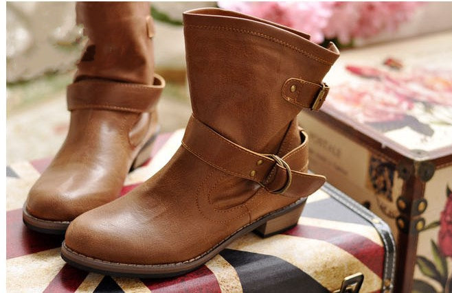 Vintage Flat Boots With Buckles