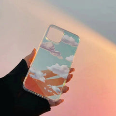 Funda para iPhone con nubes transparentes