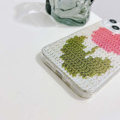 Funda para iPhone de crochet con tulipanes