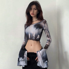Futuristisches Mesh-Top mit ausgestellten Ärmeln