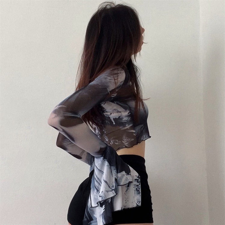 Futuristisches Mesh-Top mit ausgestellten Ärmeln