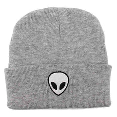 Beanie mit Alien-Stickerei