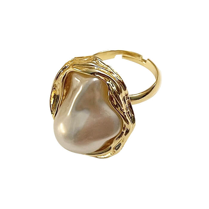 Anillo de perla estética barroca