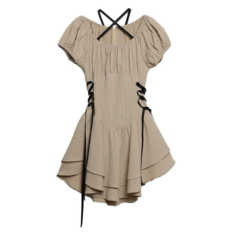 Vestido mini coqueto en beige
