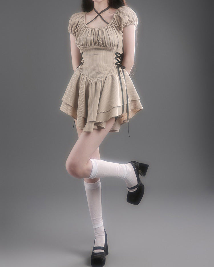 Vestido mini coqueto en beige
