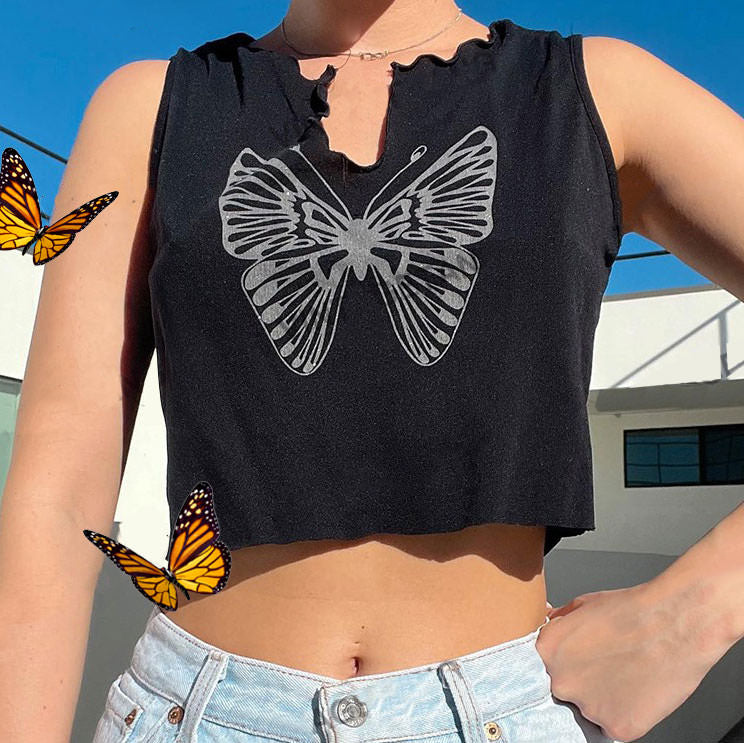 Camiseta corta con mariposas de Downtown Girl