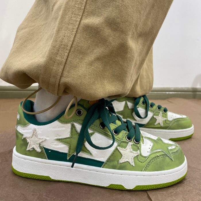 Grüne Sneakers mit Stern