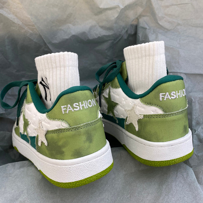 Grüne Sneakers mit Stern