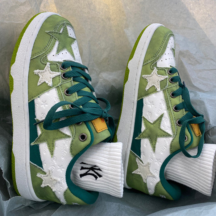 Grüne Sneakers mit Stern