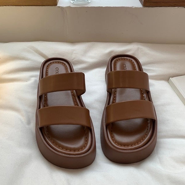 Minimalistische ästhetische Sandalen