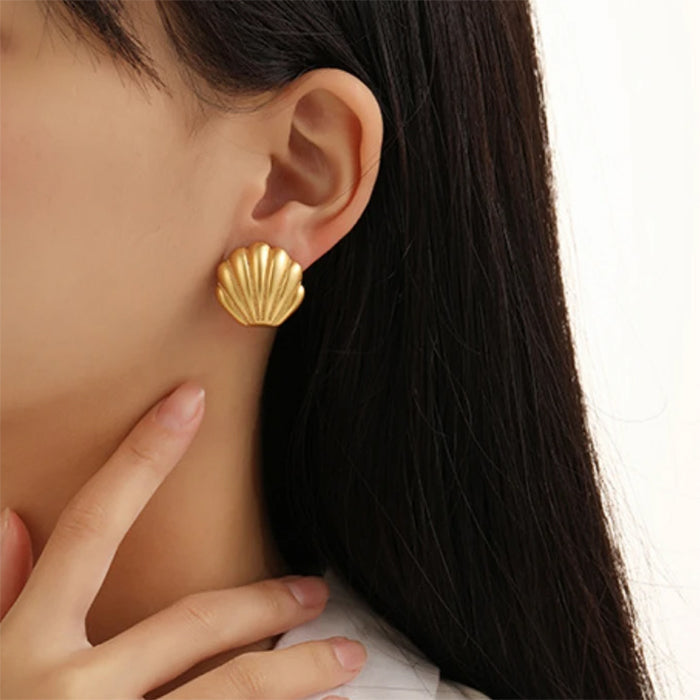 Minimalist Aesthetic Shell Earrings