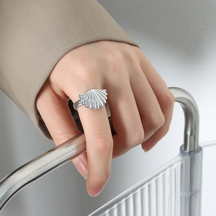 Minimalist Aesthetic Shell Ring