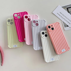 Funda para iPhone con rayas y estética minimalista