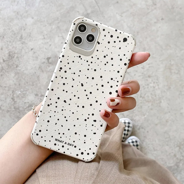 Funda para iPhone con lunares