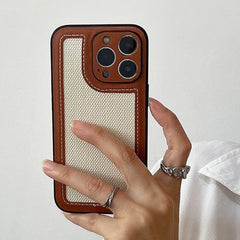 Funda marrón preppy para iPhone