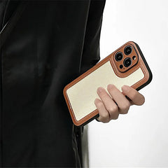 Funda marrón preppy para iPhone