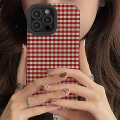 Funda para iPhone con cuadros rojos preppy