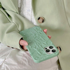 Funda minimalista para iPhone en color verde salvia