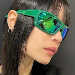 Gafas de sol con estética de chica patinadora