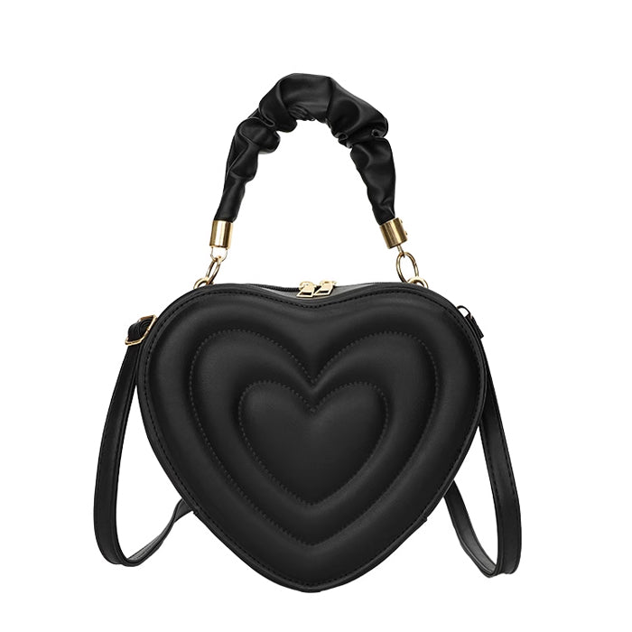 Bolso con forma de corazón con estética Y2K