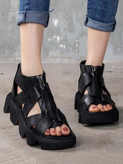 Sandalen im Vintage-Stil mit Muffin-Absatz und Loch 