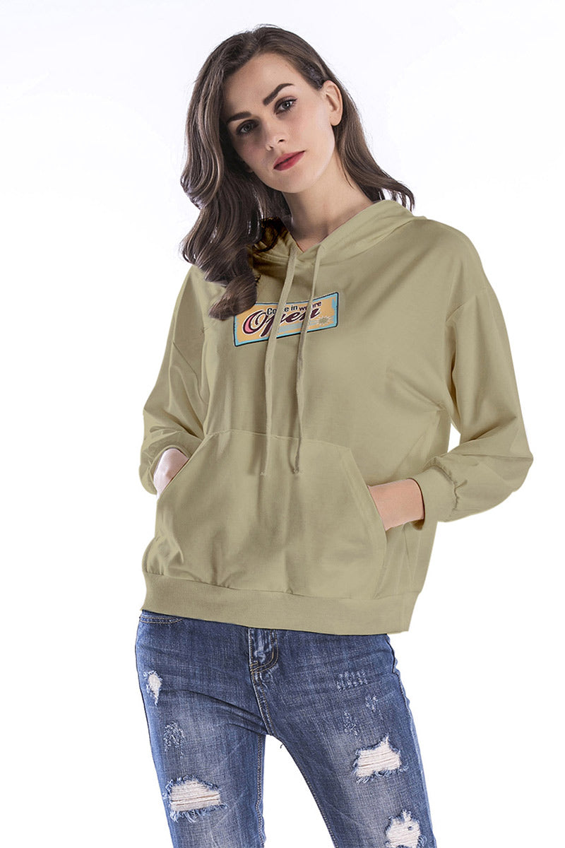 Sudadera con cordón y bolsillo estampado para mujer