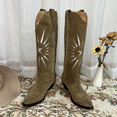 Damen Westernstiefel mit Stickerei - Wildlederstiefel in Khaki/Schwarz, Cowgirlstiefel, komplett aus echtem Leder