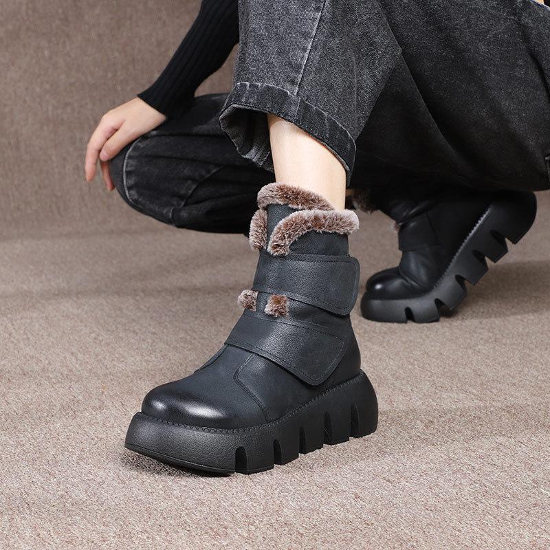 Botas de invierno de felpa cálidas y auténticas con cierre de velcro y punta redonda. Nuevas.