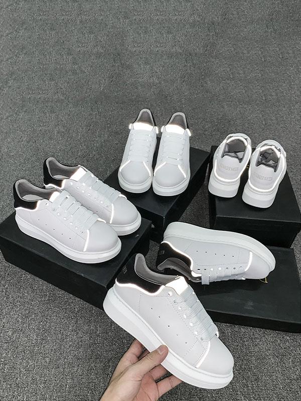 Solid Color Reflective Casual Shoes